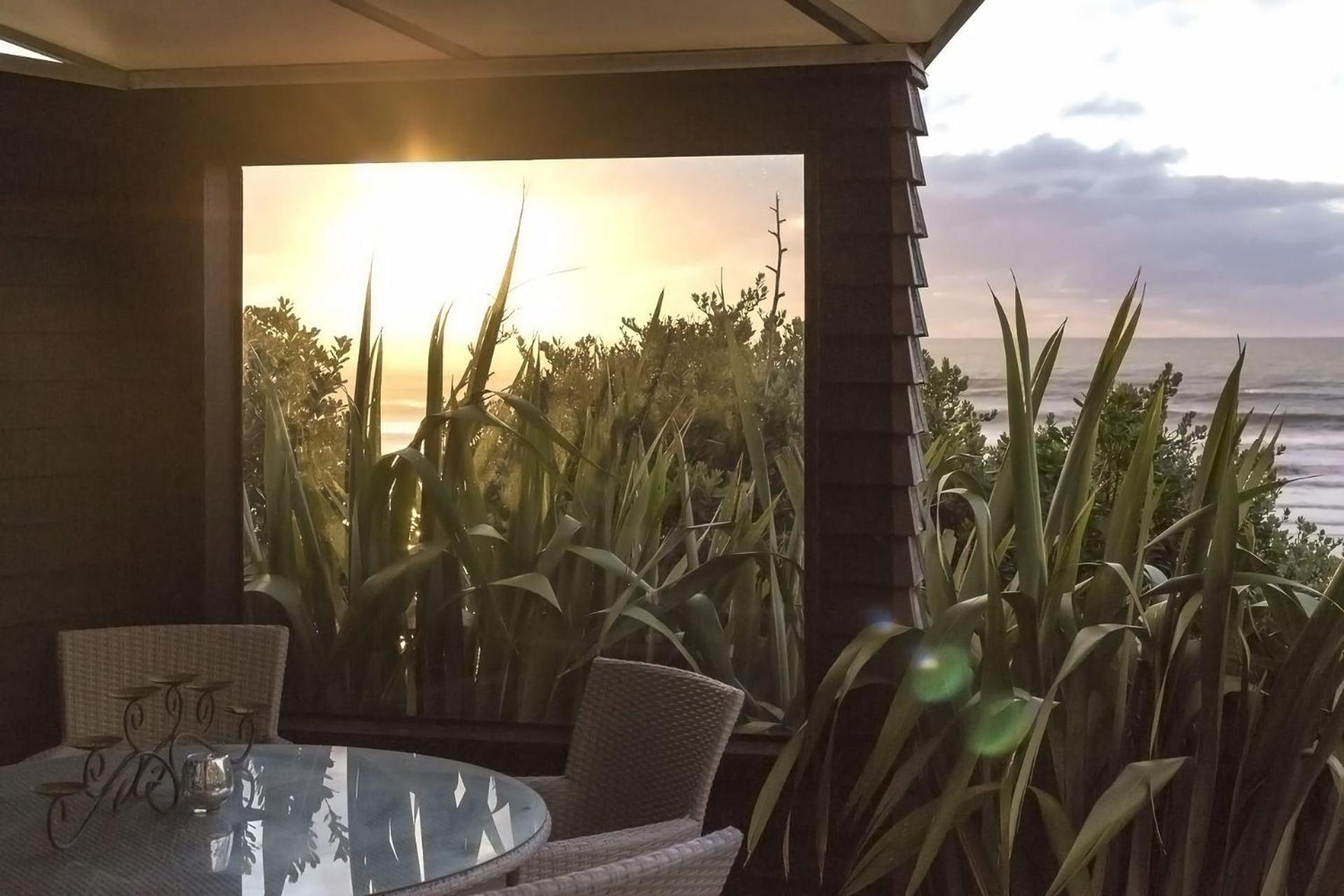 Chester Cottage Beachfront Oakura 외부 사진