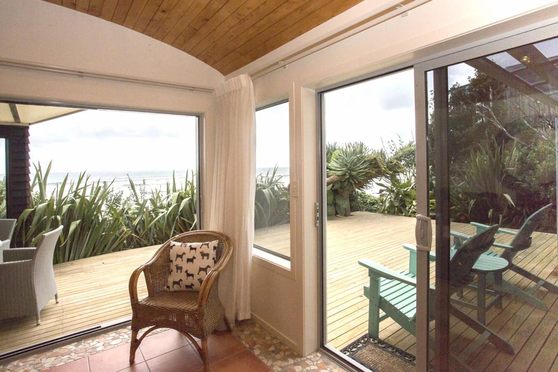 Chester Cottage Beachfront Oakura 외부 사진